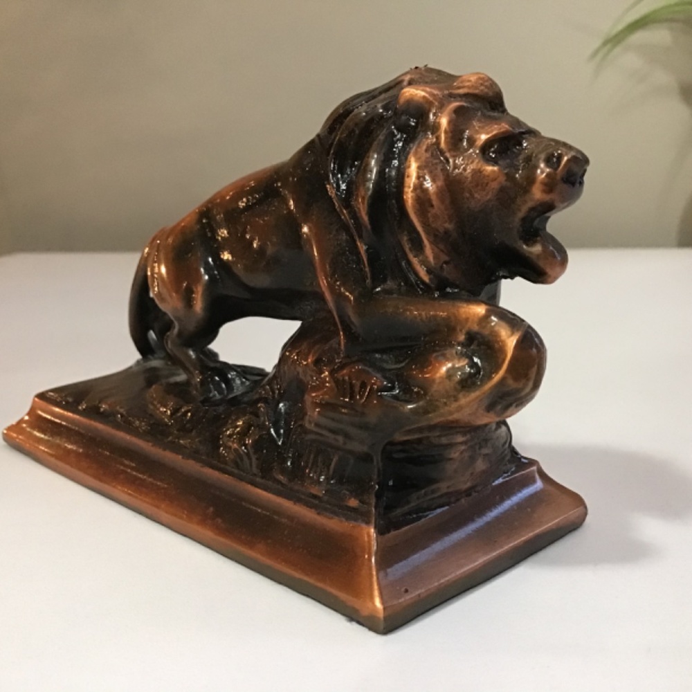 Lion Cooper figurine - Picture 2 of 10